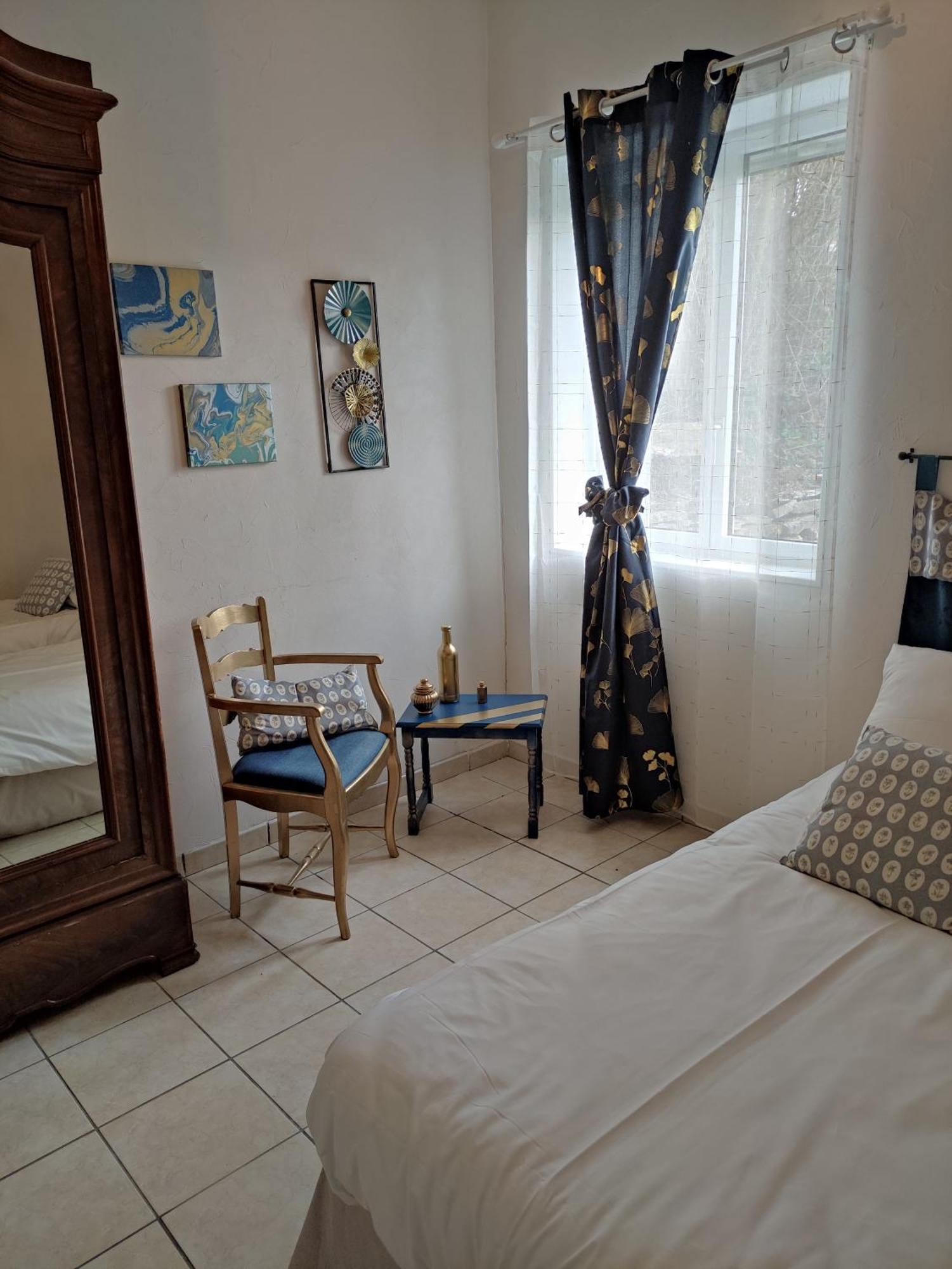 Bed and Breakfast Bleu Bonheur Dennevy Номер фото
